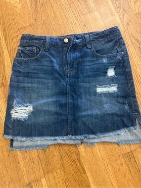 Kensie denim Distressed Mini Skirt in Dark Blue